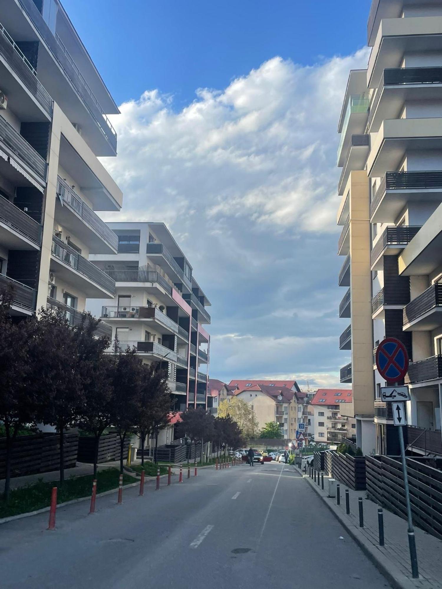 Cozy Apartment With Free Parking Cluj-Napoca Esterno foto